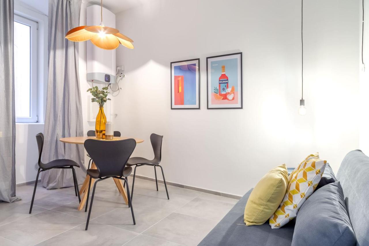 Stylish Loft In The City Center Триест Экстерьер фото